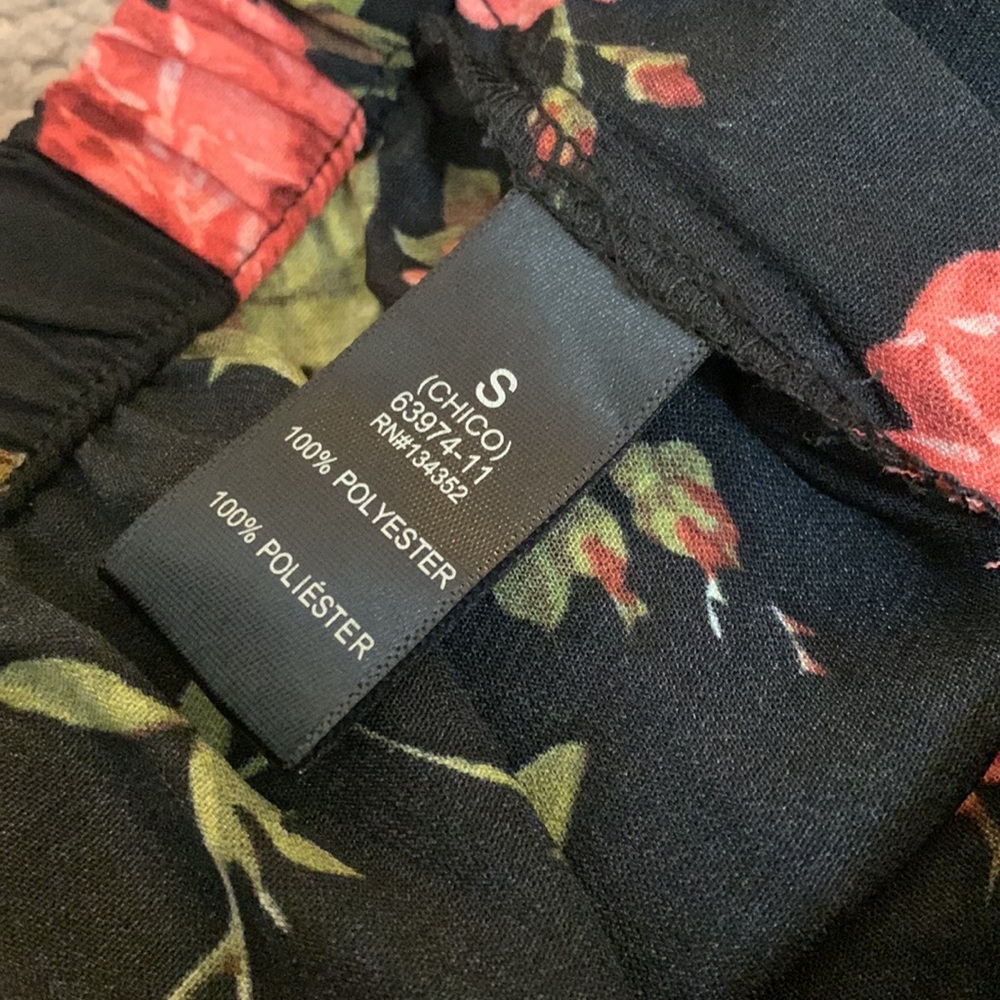 EUC Ambiance Apparel Floral Flowy Shorts - Picture 8 of 10